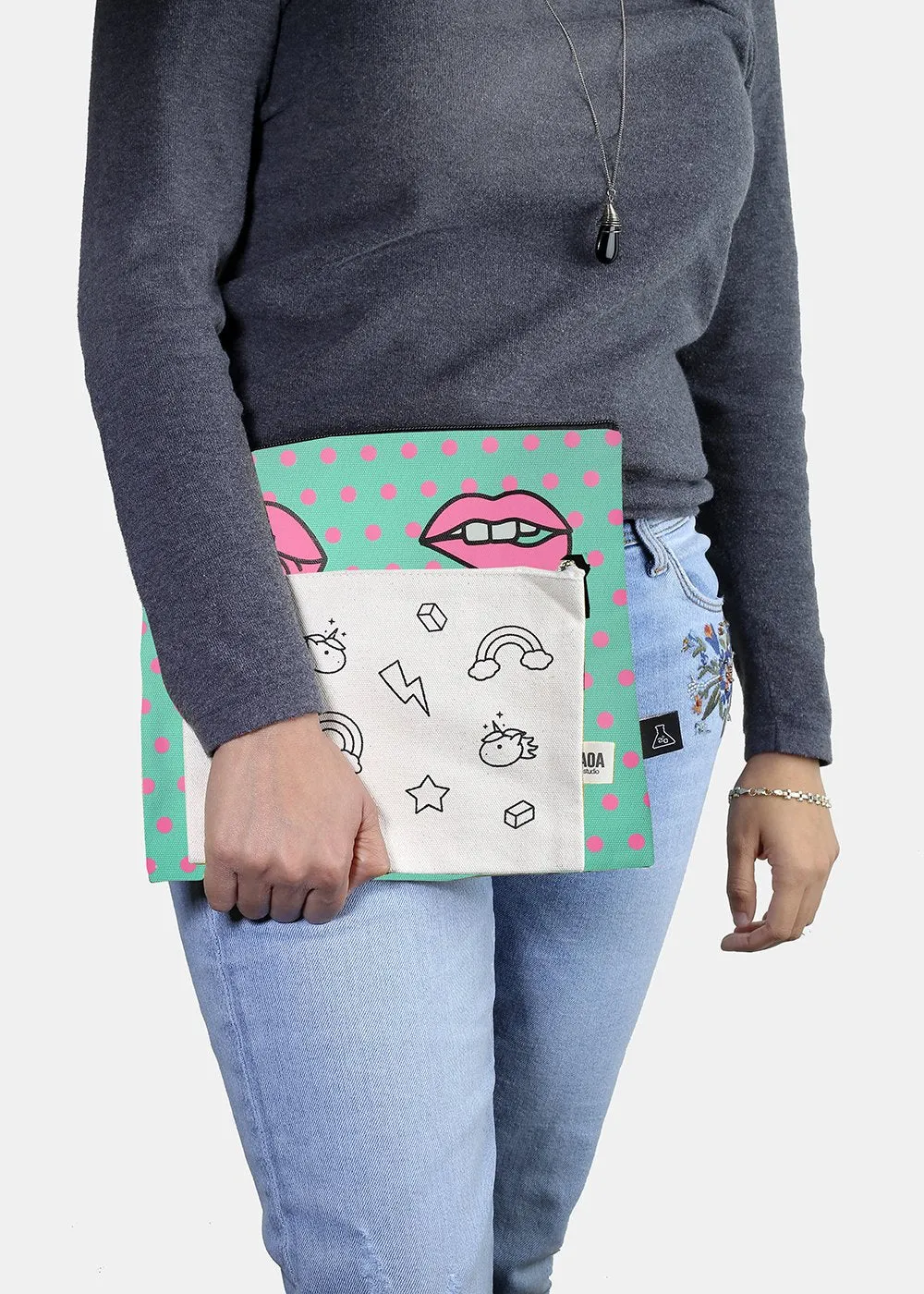 a2o Large Canvas Pouch - Modern Lips