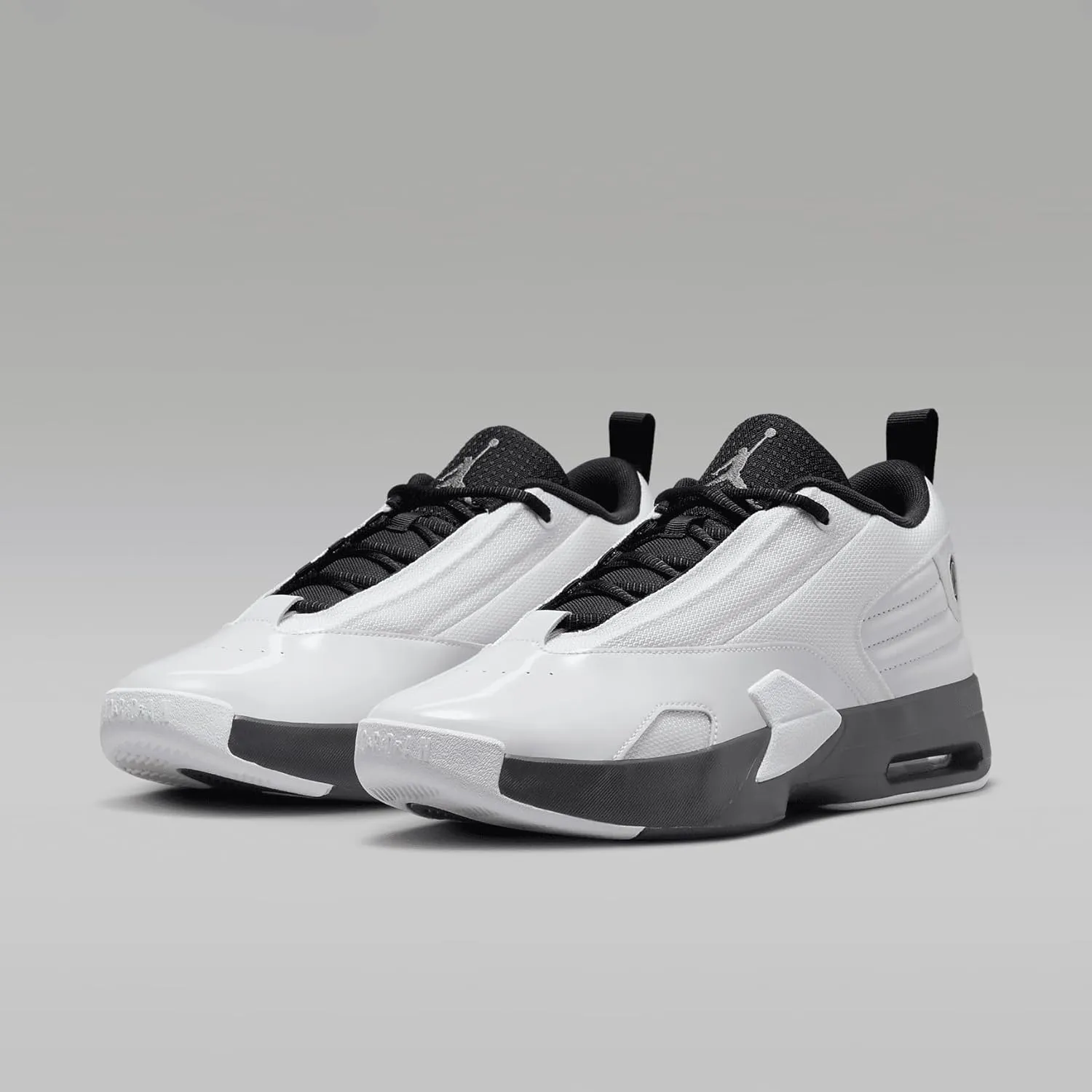 Jordan Max Aura 6 Men's Shoes (FQ8298-101, White/Black/Metallic Gold)