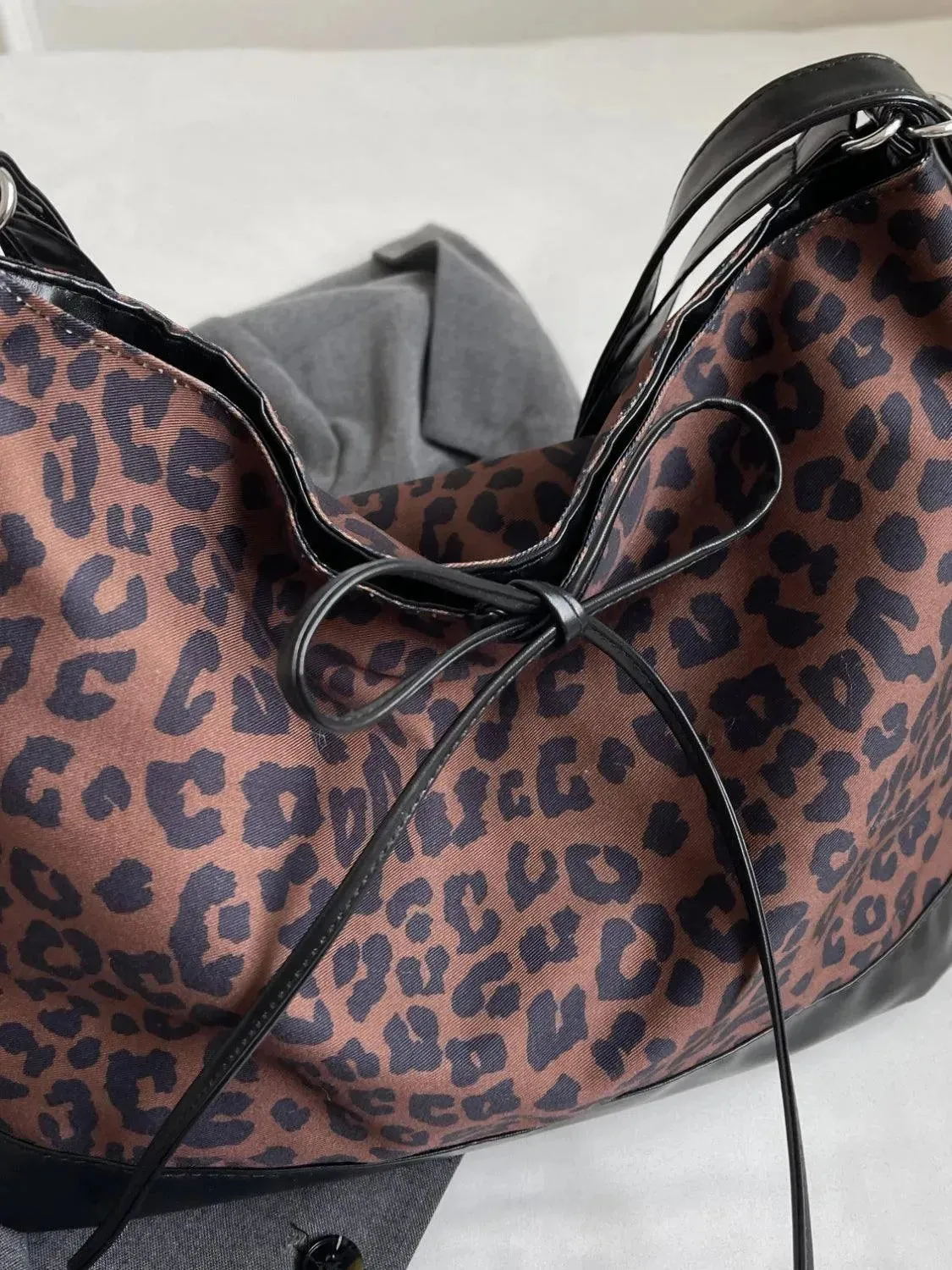 Leopard Print Versatile Crossbody Handbag