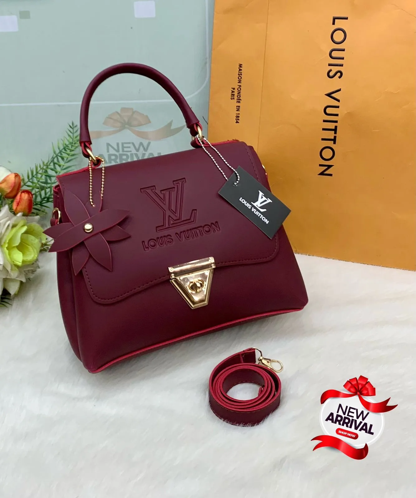 LOUIS VUITTON stylish shoulder & hand bag