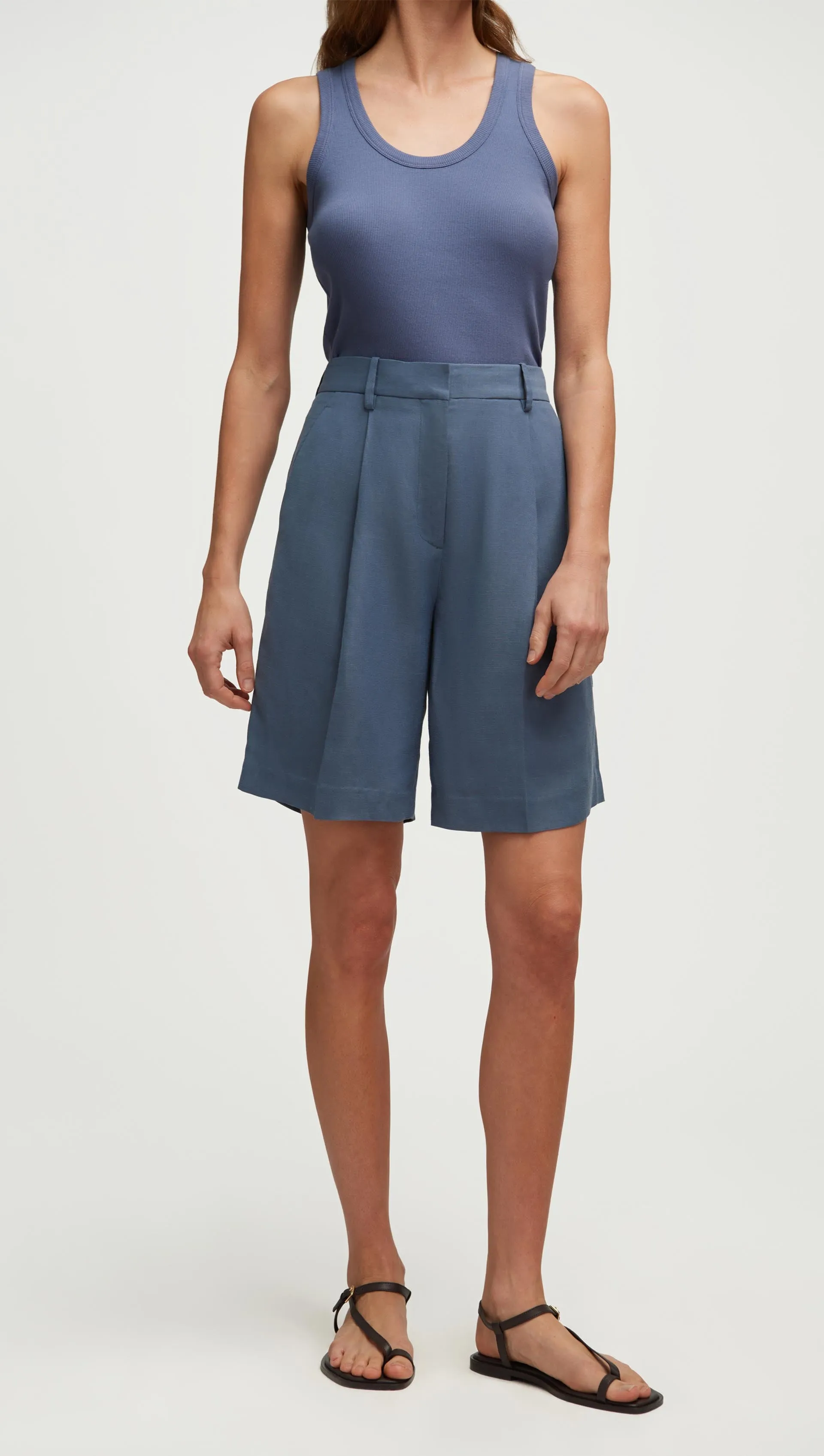 Pleated Shorts in Viscose Linen Twill | Powder Blue
