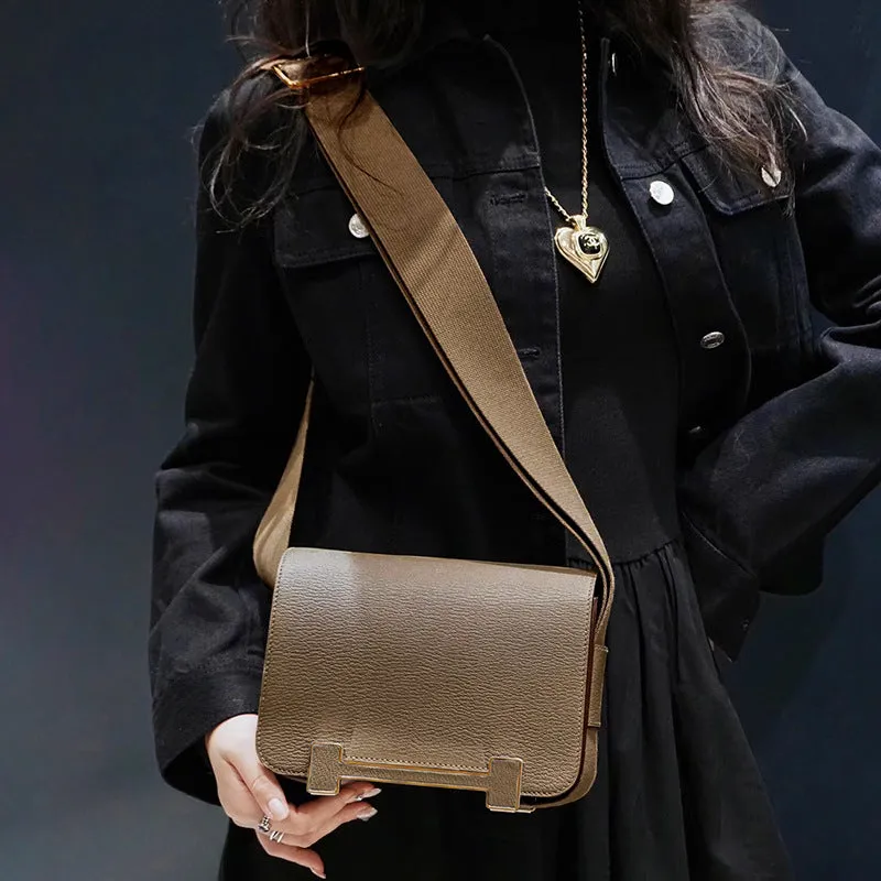 SEALBEER Autumn and winter new popular clogs bag leather women's bag wide shoulder strap single shoulder messenger bag bag versatile stewardess bag small square bag