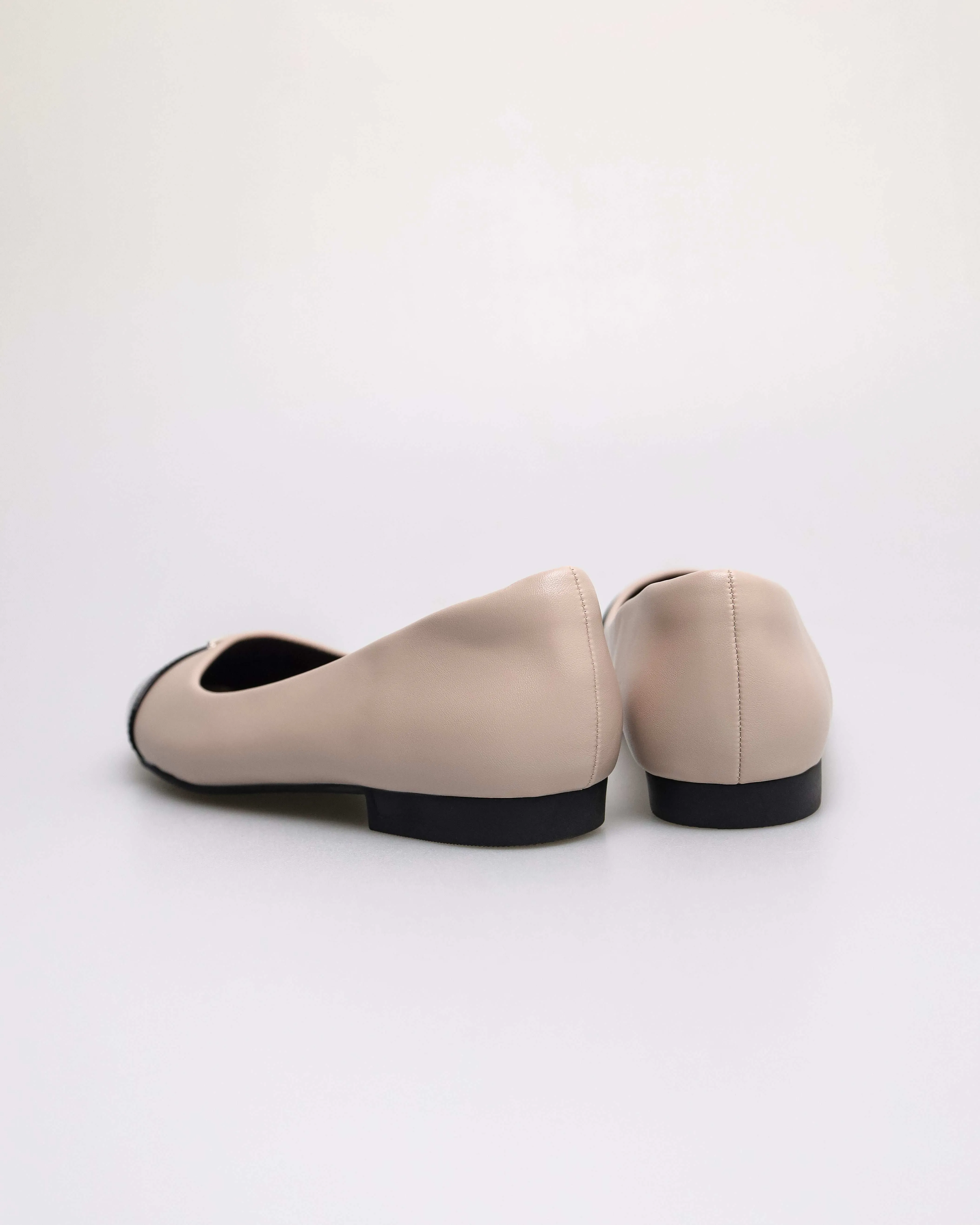 Tomaz NN575 Ladies Mini T-Charm Flats