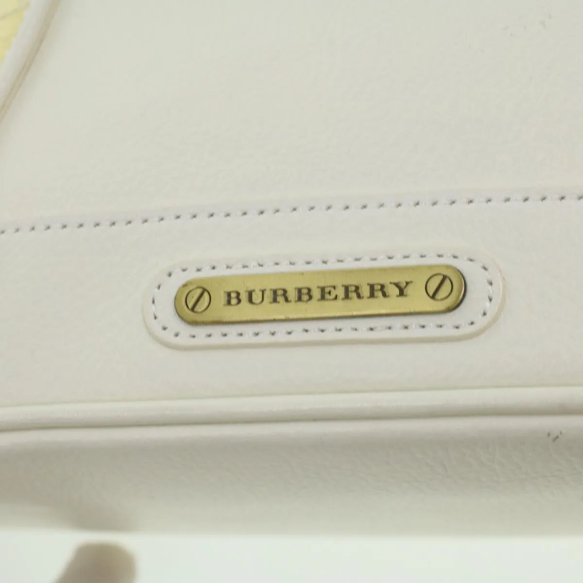 Trendy Inspired Burberry Shoulder Bag Leather White Auth Am3357