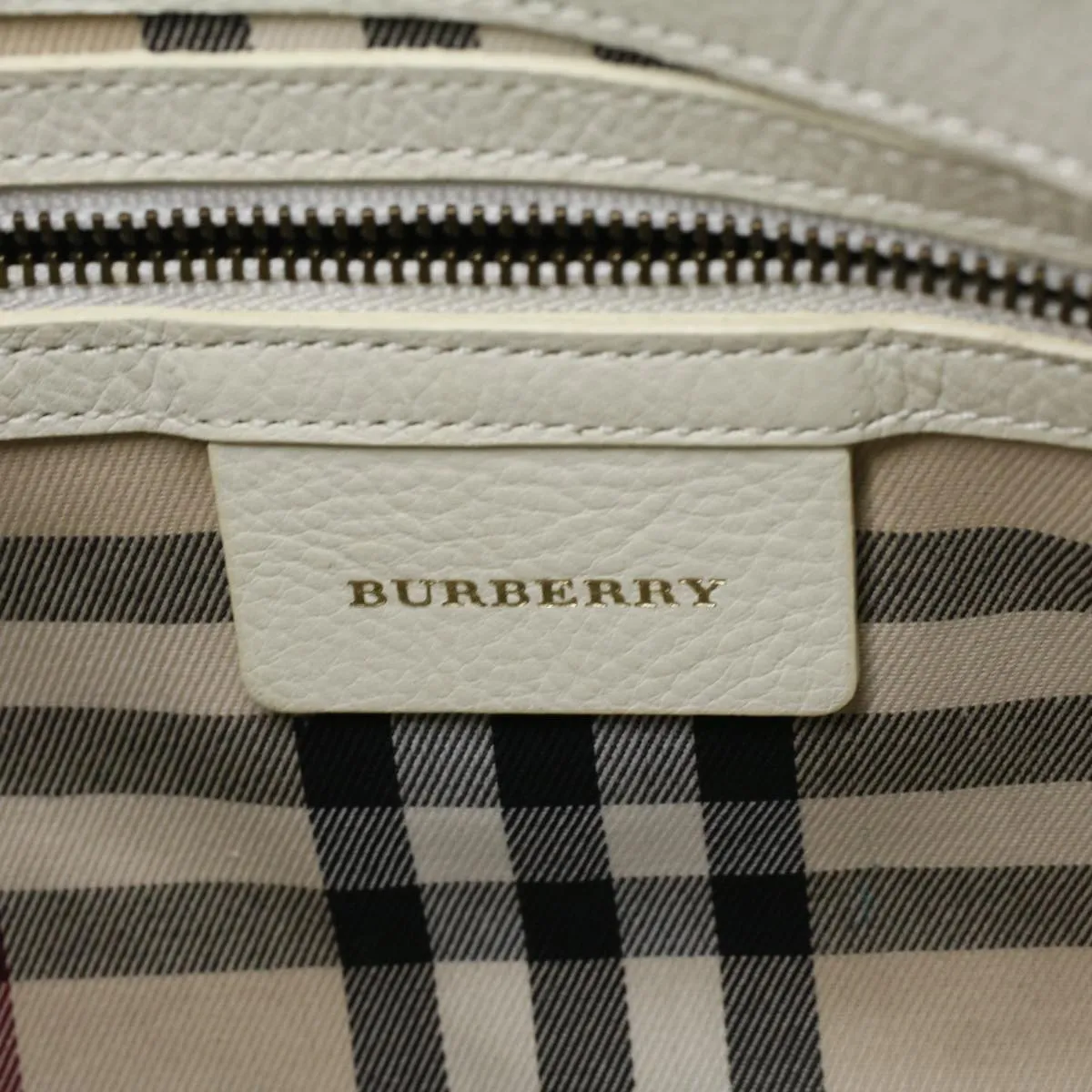 Trendy Inspired Burberry Shoulder Bag Leather White Auth Am3357