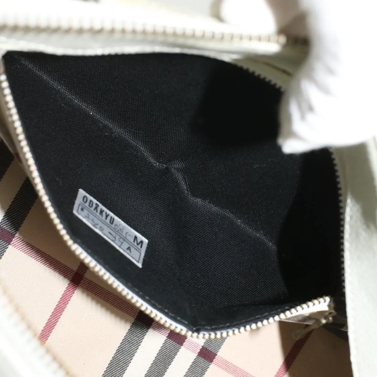 Trendy Inspired Burberry Shoulder Bag Leather White Auth Am3357