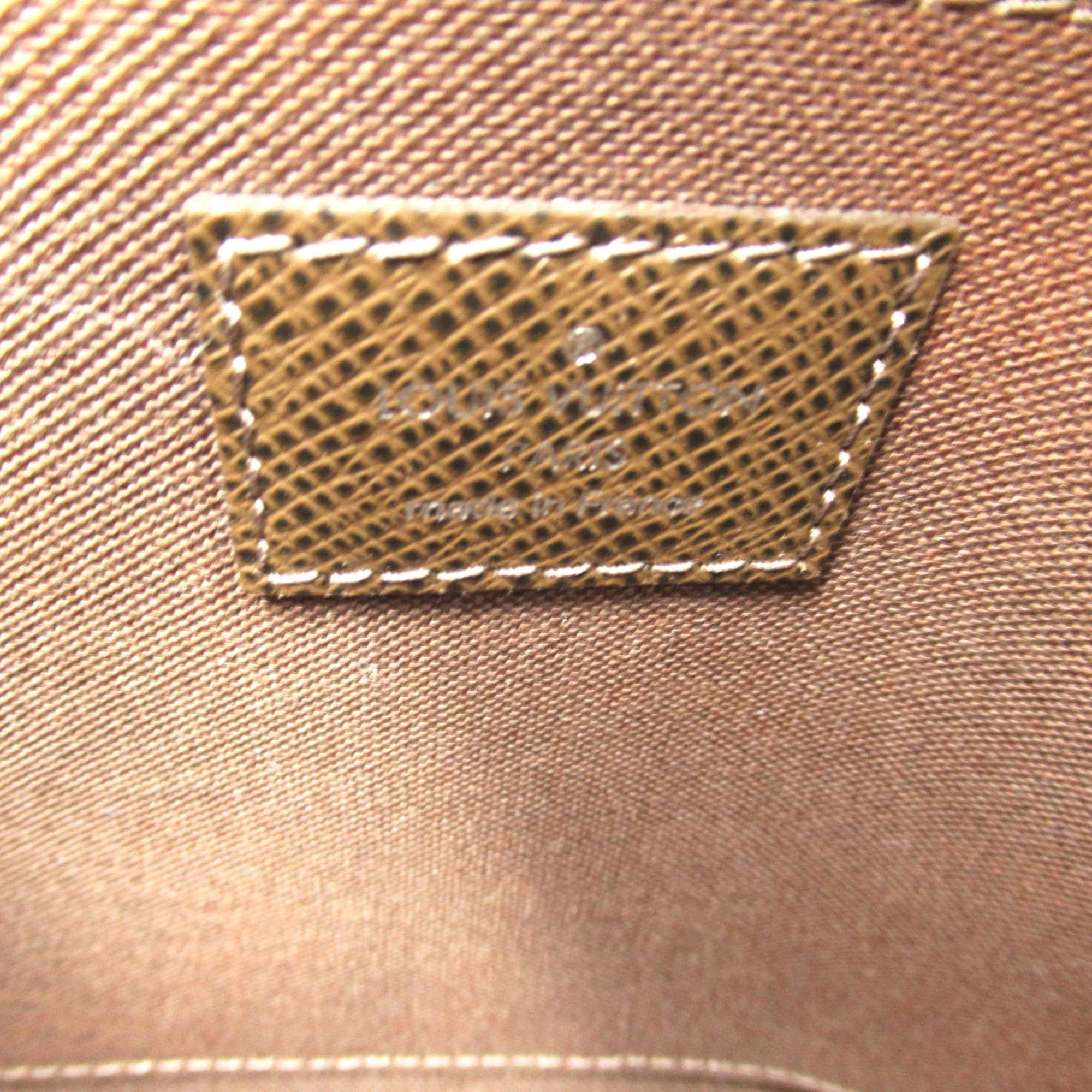Trendy Inspired Louis Vuitton Andrei Brown Grizzly Taiga Leather M32488