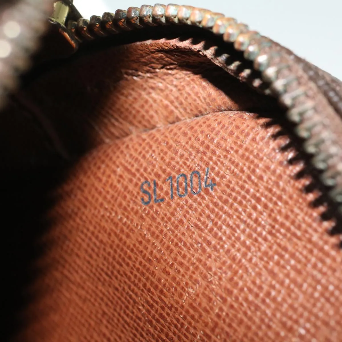 Trendy Inspired Louis Vuitton Monogram Danube Shoulder Bag M45266 Lv Auth Bs9404