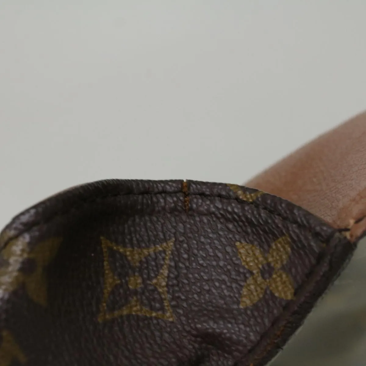 Trendy Inspired Louis Vuitton Monogram Saint Cloud Gm Shoulder Bag M51242 Lv Auth 56851