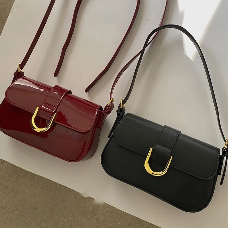 Versatile crossbody leather bag